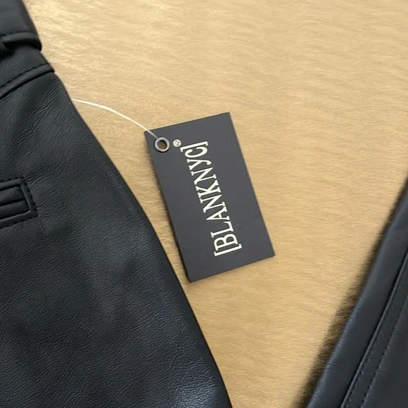 NWT Blank NYC Black Faux Leather Belted Jeans - Picture 5 of 7